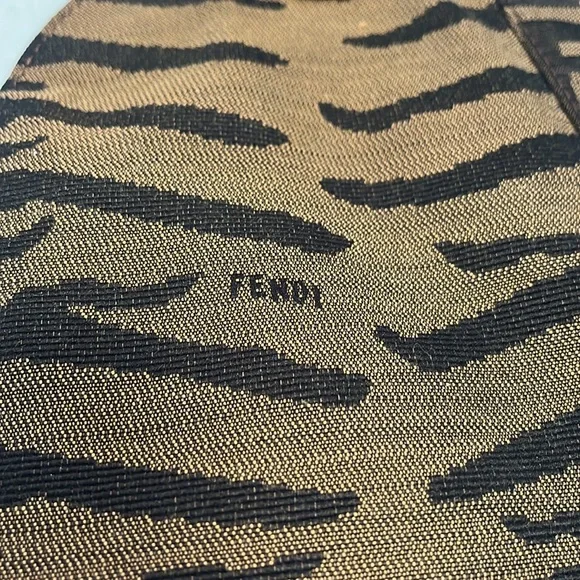 Fendi Devil Trapezio handbag - Picture 6 of 16